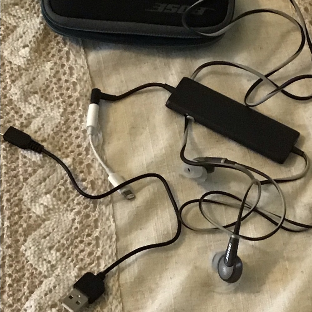 COPY - Bose quiet comfort earbuds